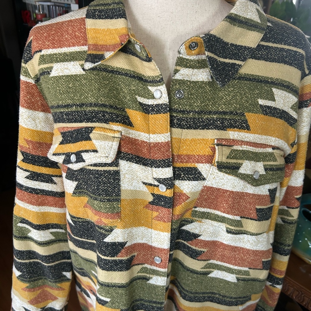 Camouflage Aztec Shacket - Picture 5 of 16